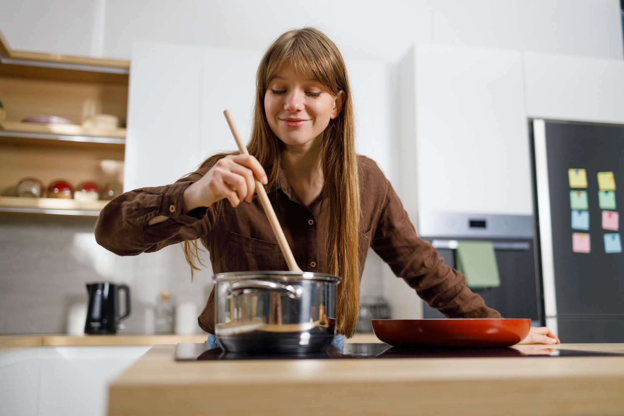 casserole et femme